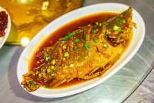 為什么臭豆腐“聞著臭，吃著香”？在日常飲食中，香一般都代表著美味，而臭則暗示著食物難吃，甚至變質(zhì)【重慶火鍋底料批發(fā)在哪】
