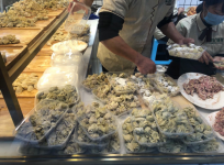 20平店賣“生餃子”天天排隊，4年開出597家！“家庭餐桌”【重慶火鍋底料批發(fā)市場】