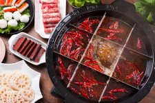 火鍋底料，是一座正在沸騰的“金礦”
