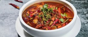 麻六記預(yù)制菜賺“麻”了，代工模式能走遠(yuǎn)嗎？